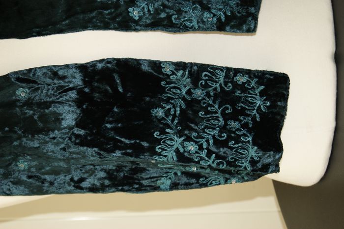 Écharpe courte femme – Velours satiné & motifs – Vert bouteille - photo numéro 2