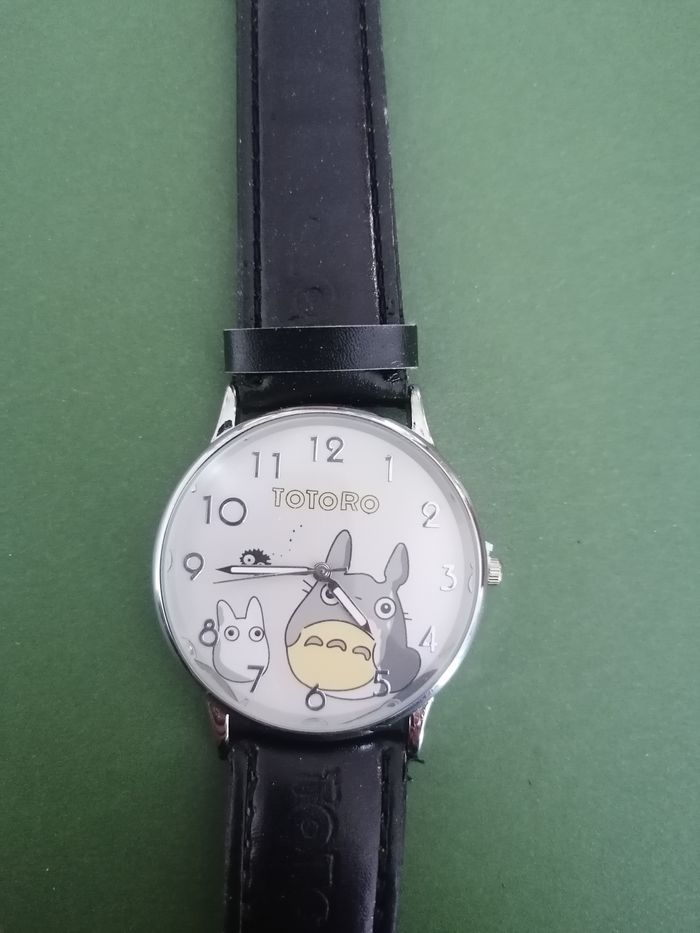 Montre Totoro grand cadran neuve bracelet cuir - photo numéro 2