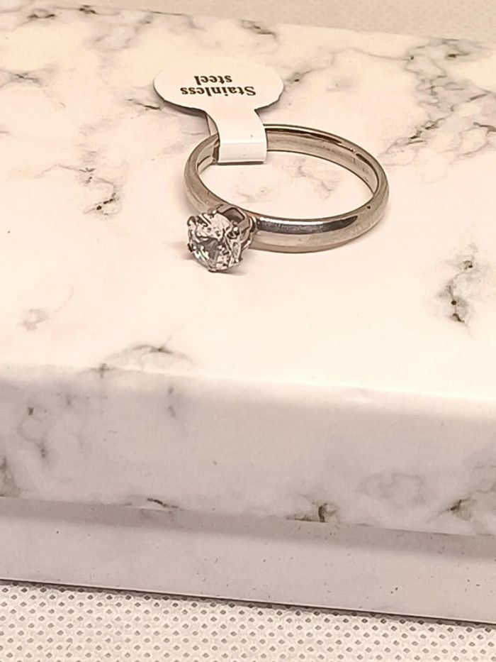 Bague argentée solitaire diamant - photo numéro 2