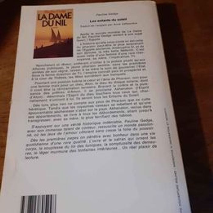 Les enfants du soleil de Pauline Gedge - photo numéro 3