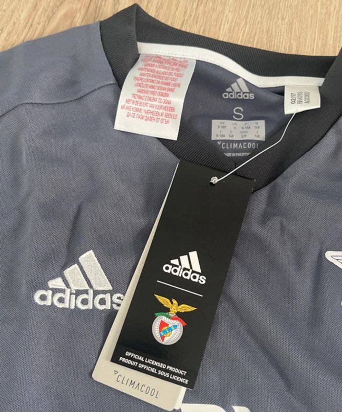 Kit junior maillot Benfica extérieur taille 9-10 ans neuf dans sa boîte - photo numéro 7