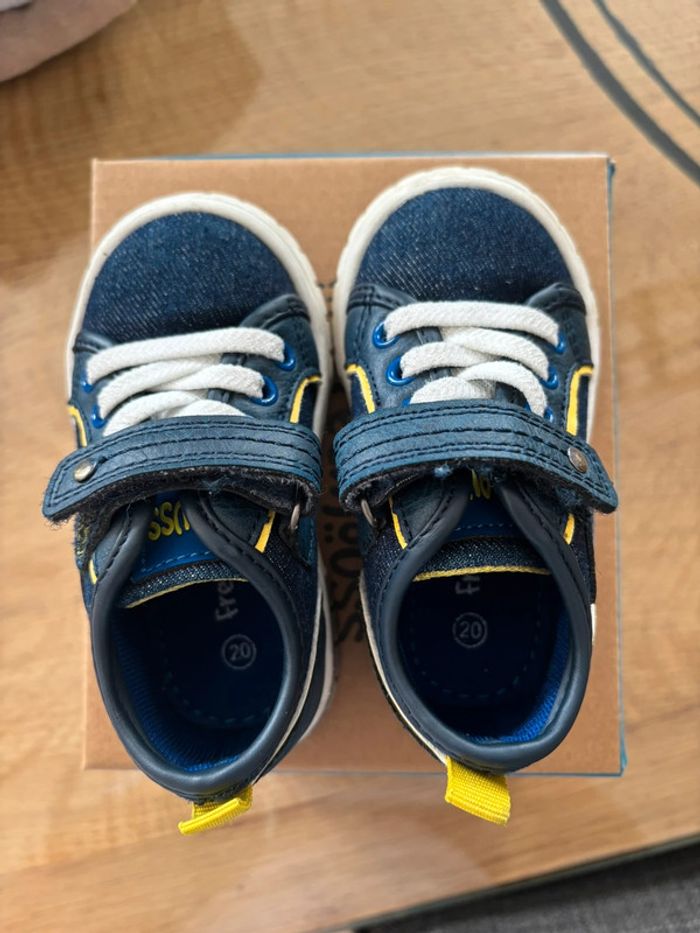 Basket bleu jeans et jaune taille 20 - photo numéro 3