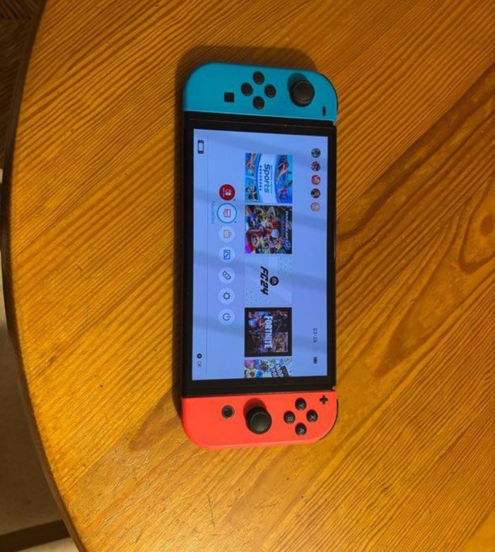 Console Nintendo Switch oled - photo numéro 3