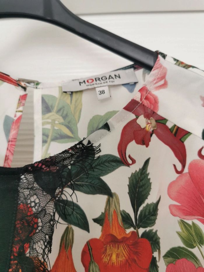 Tee-shirt fleuri taille 38 - photo numéro 2