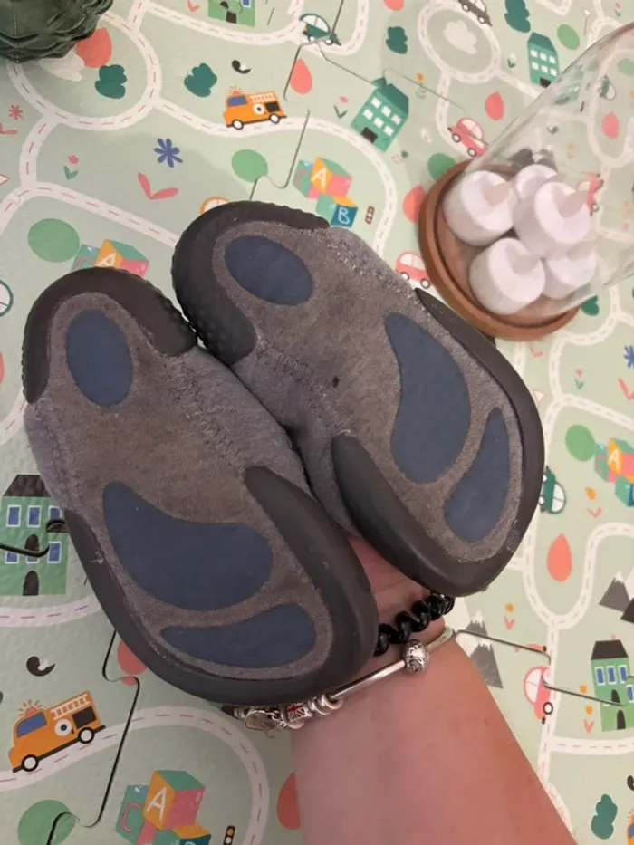 Chaussons souples antidérapant décathlon taille 25 - photo numéro 3