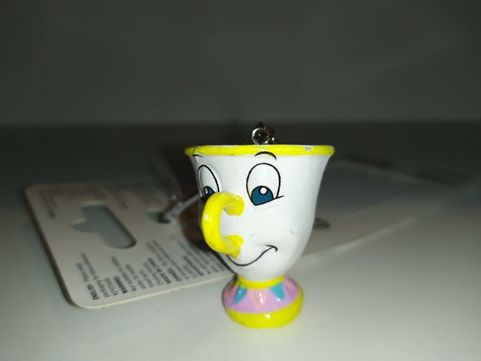 Porte-clés 3D keychain Disney la belle et la bête Chip Zip tasse Pyramid neuf - photo numéro 4