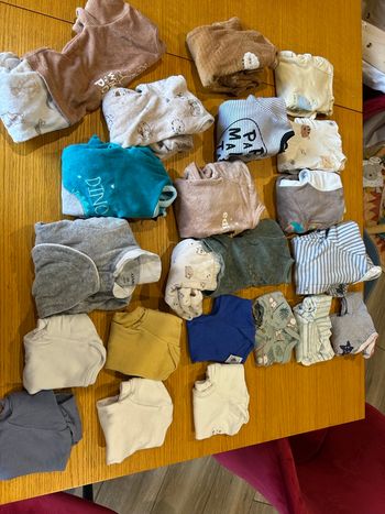 Lots Pyjama et Bodys 3Mois Manche Longues