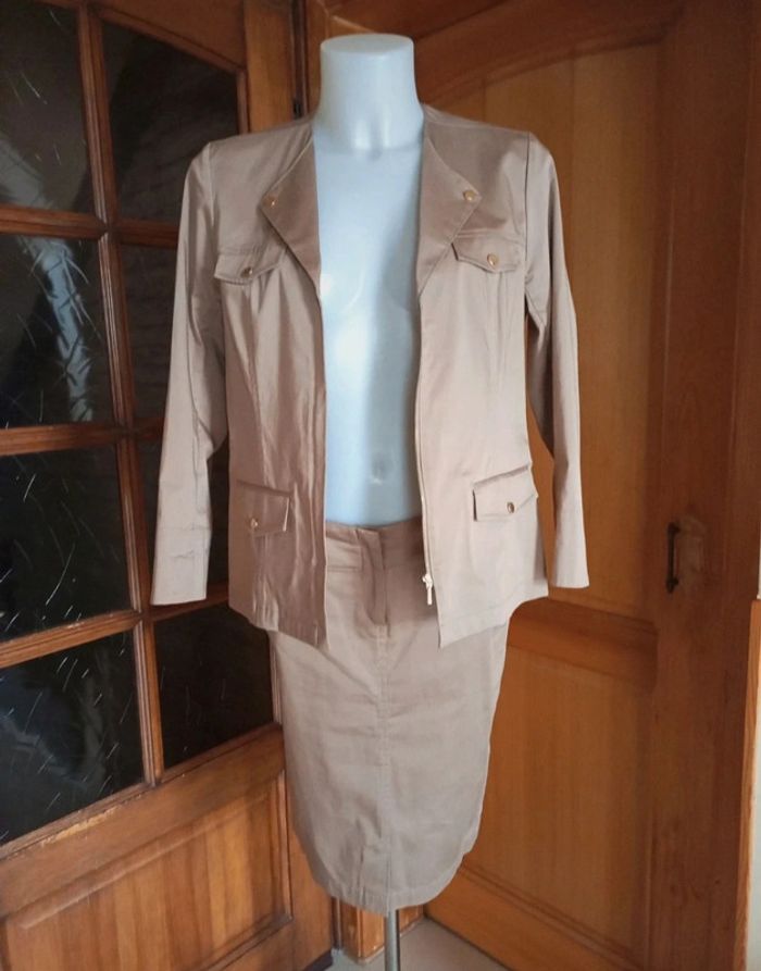 Ensemble tailleur veste jupe - photo numéro 2
