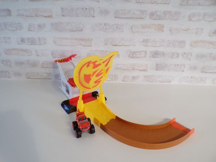 Lanceur  - Blaze et les Monstres Machines