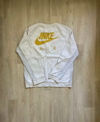 Pull Nike blanc et doré