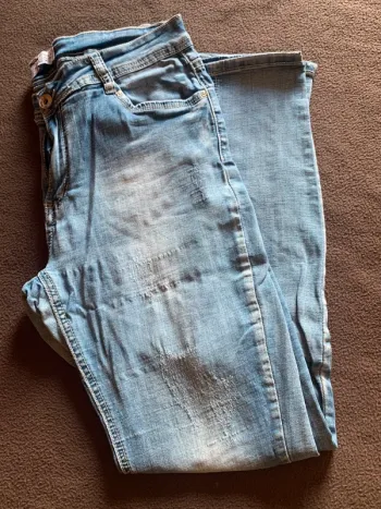 Jean slim effet usé