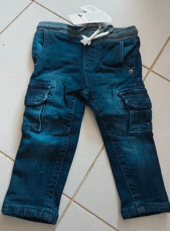 Jean garçon taille 9/12 mois neuf