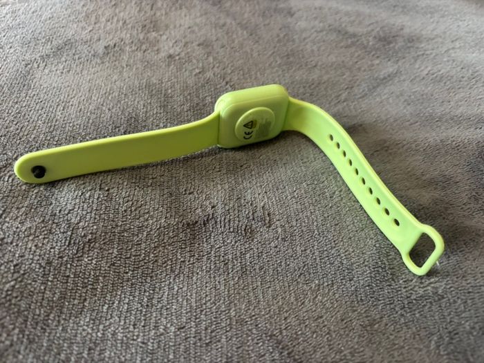 Montre connectée à pile neuve verte pomme - photo numéro 2