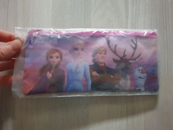 Magnifique trousse reine des neiges 2 neuve