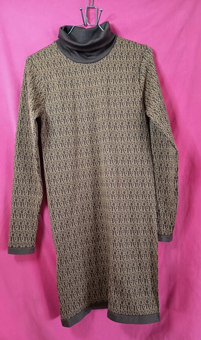 Robe hiver. Sous genoux. Marque Bumpro (A368)