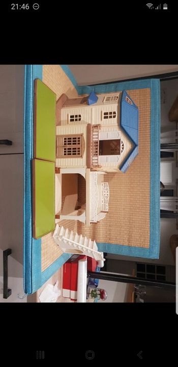Grande maison et son abri voiture sylvanian families 5669