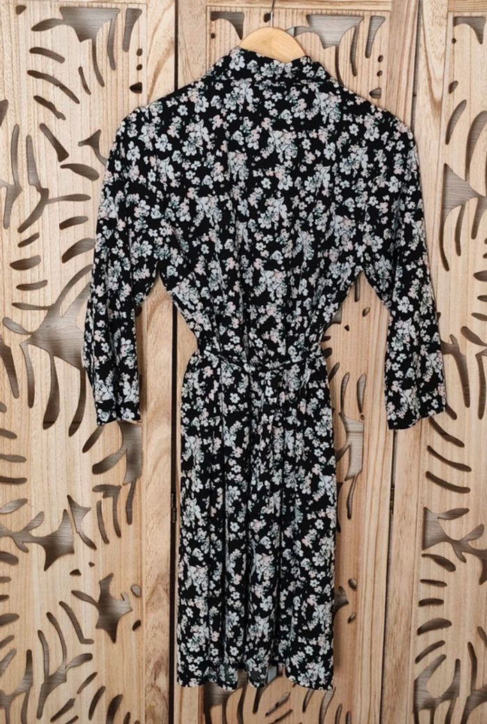 Robe fleurie noire - Coupe chemisier - Taille 42/44 Actuelle - photo numéro 8