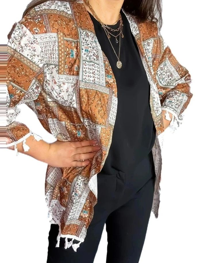 Magnifique kimono motif fleuri