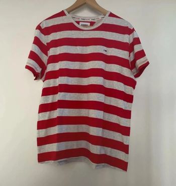 T-shirt Tommy jeans, taille XL plutôt L en très bon état