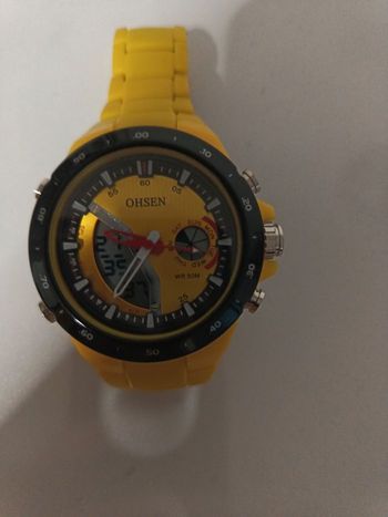 Montre de sport jaune