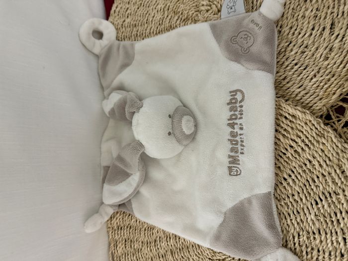 Doudou plat lapin blanc beige VACO