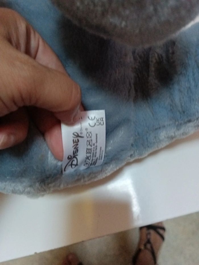 Peluche Disney Dumbo taille 50 cm neuf - photo numéro 4