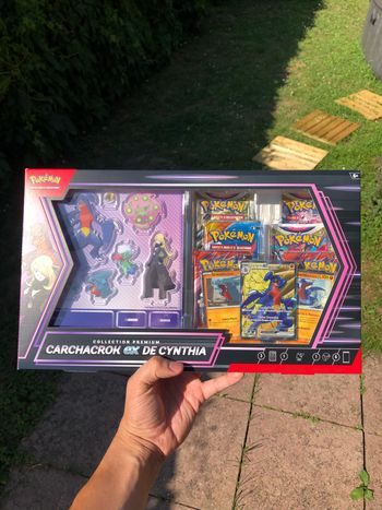 Pokémon Coffret Cynthia carchacrok