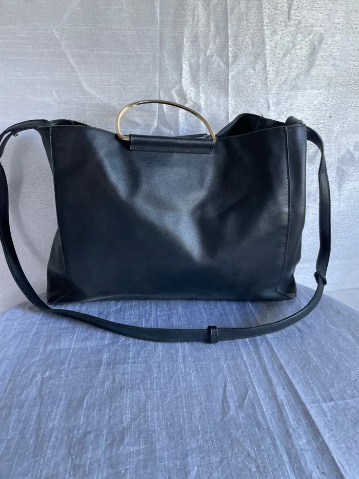 Sac noir anse doré - Très bon état - photo numéro 5