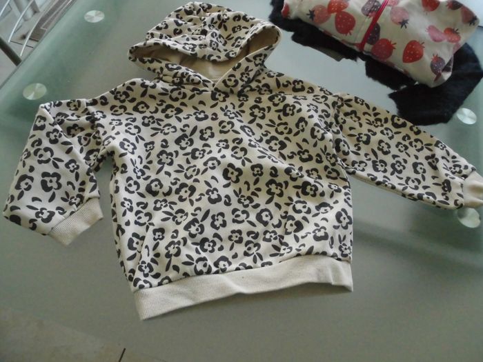 Lot de 6 vêtements fille 4ans Catimini, Puma, etc... - photo numéro 7