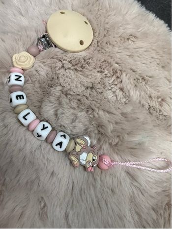 Attache tétine lapin 