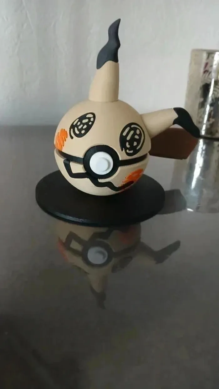 Pokeball Mimiqui
