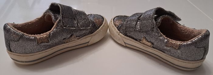 Chaussures pailletées à scratchs fille p.22 ABE - photo numéro 5