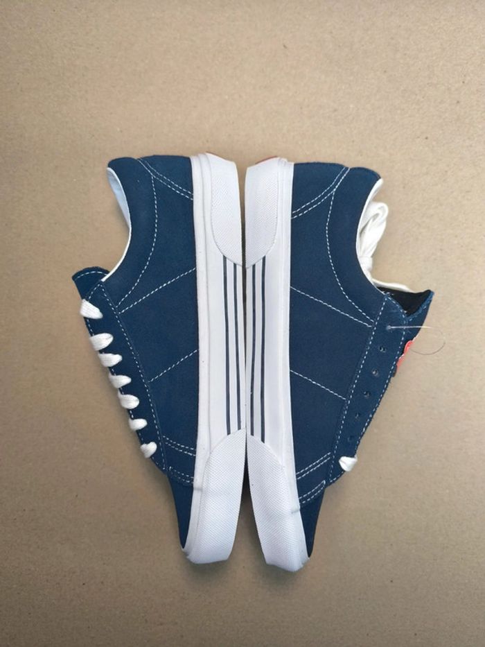 Baskets Vans sid suede mixte bleue marine pointure 36.5 neuves avec boîte - photo numéro 3