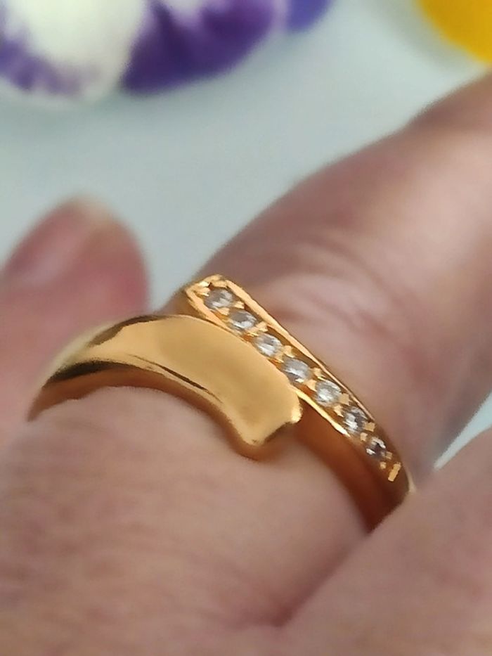 Bague en plaqué or et cristaux - photo numéro 5