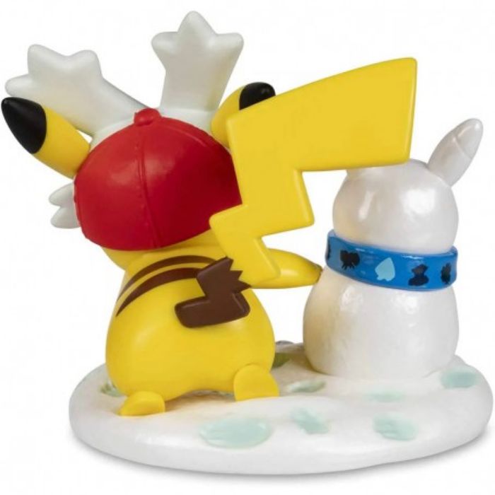 A day with pikachu: a cool new friend figurine funko Pokémon Center - photo numéro 4