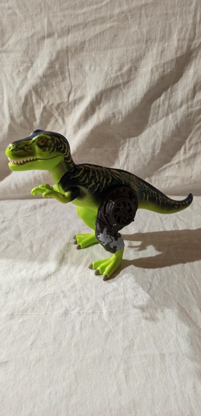 Tyrannosaure t-rex avec armure playmobil
