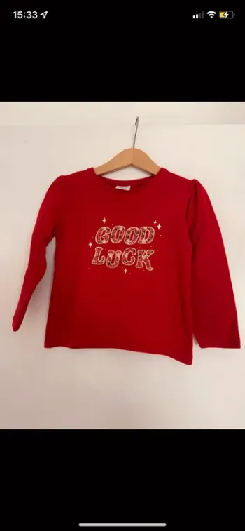 T-shirt .