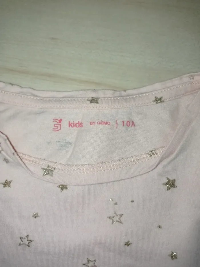 T-shirt manche longue rose avec motif étoiles brillantes - photo numéro 2