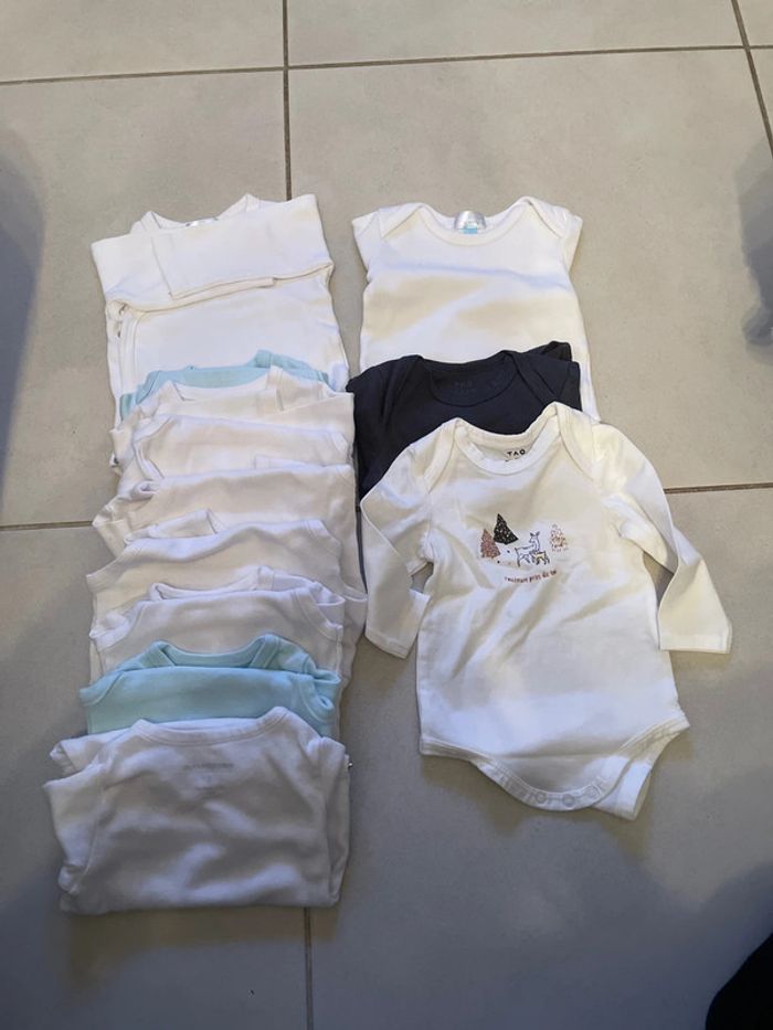 Lot bodies 3 mois manches longues