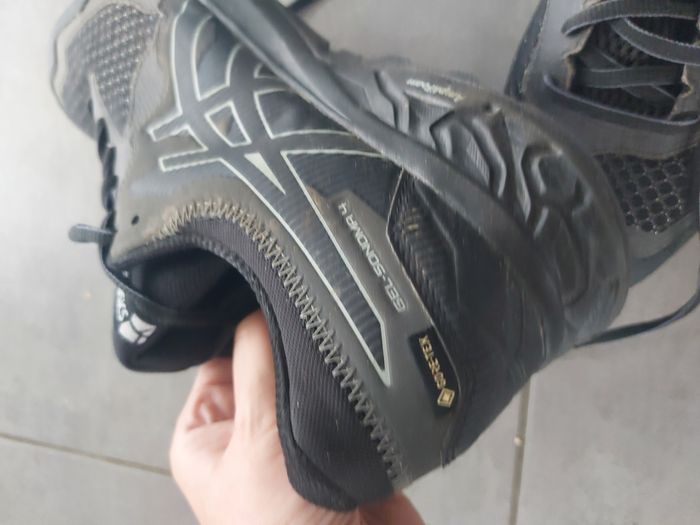 Basket Asics taille 42