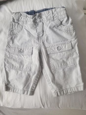 Short 4 ans qq taches qui devraient partir