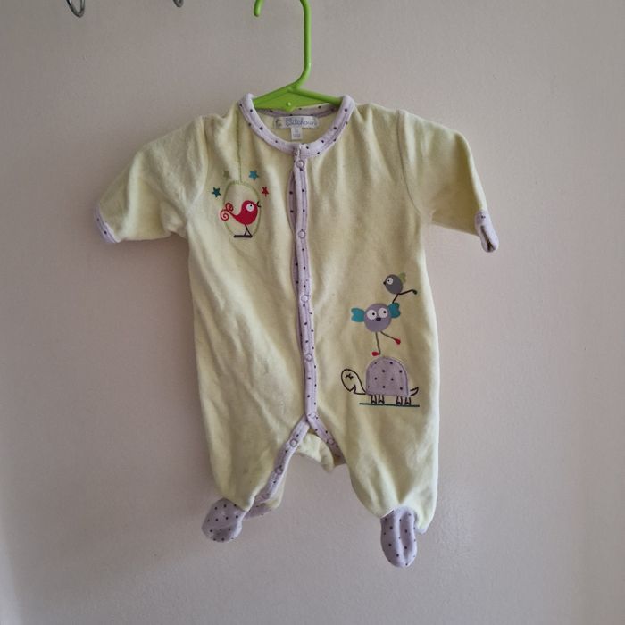 1 mois pyjama mauve et vert jaune
