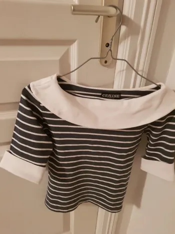Tee-shirt encolure bateau