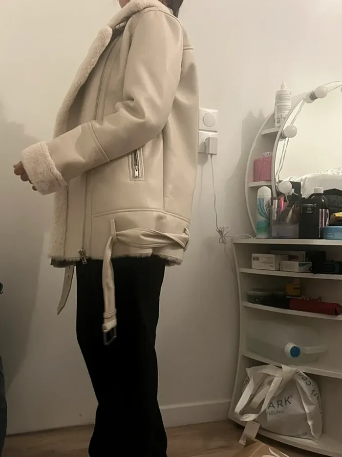 Manteau stradivarius taille M porté 1 fois - photo numéro 6