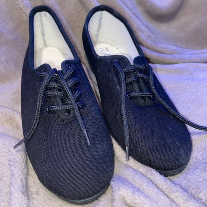 Chaussures noires à petits talons