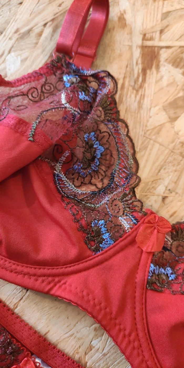 Ensemble lingerie rouge - photo numéro 3
