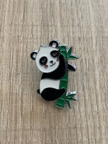 Pins panda