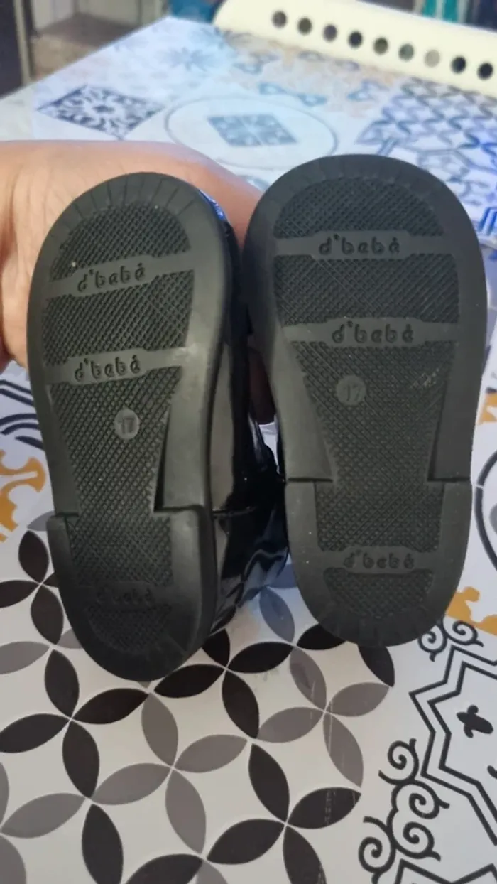 Petite chaussure de marché noir avec nœud vert taille 17 - photo numéro 11