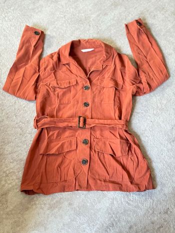 Veste style saharienne couleur teracota avec ceinture 