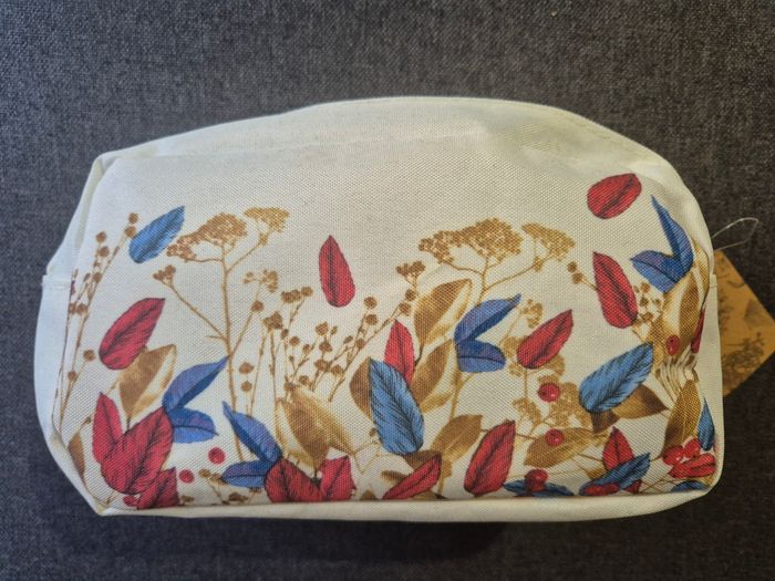 Pochette Yves Rocher